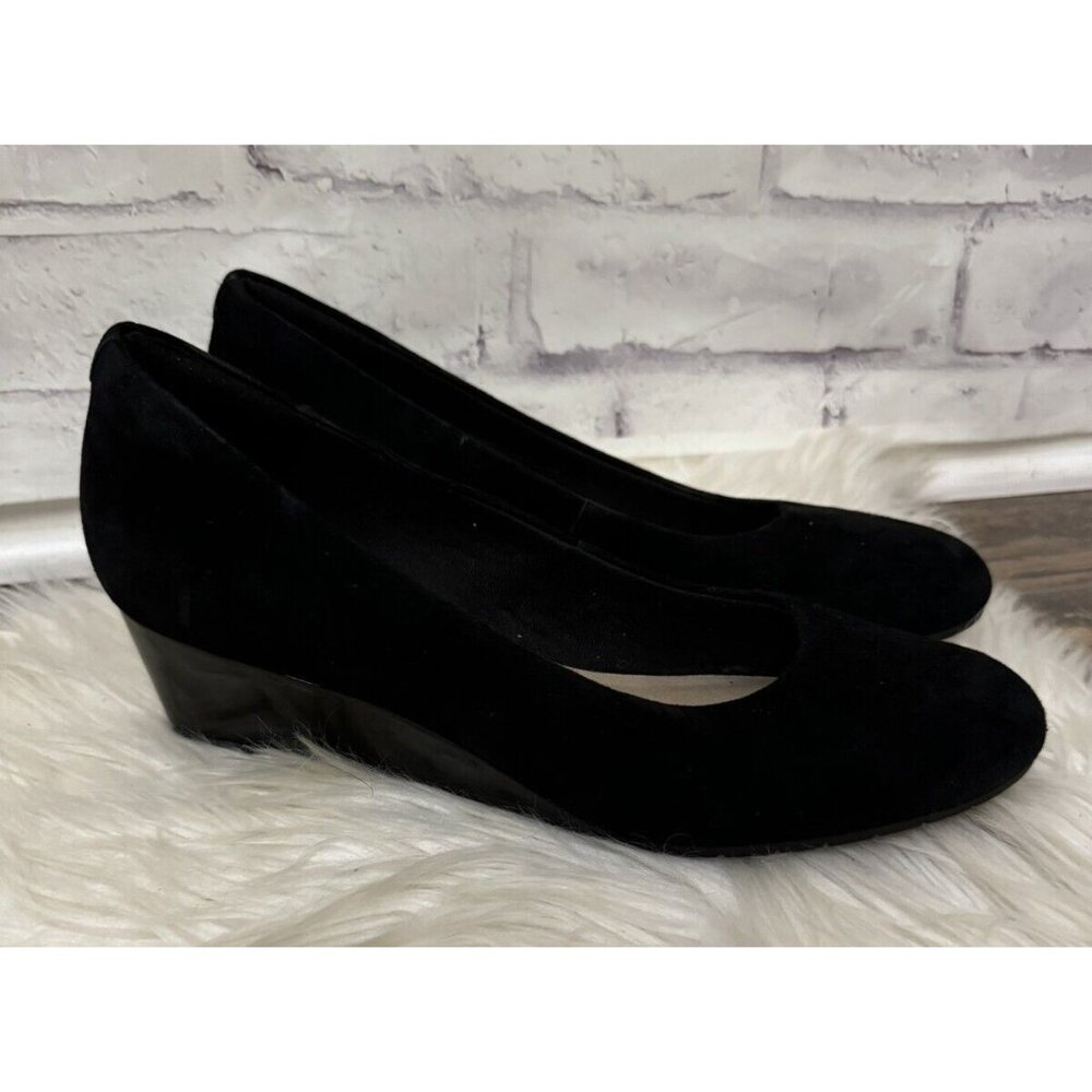 Clarks ColllectionWomen’s Size 11M Flores Tulip Wedge Black Pumps Comfort Suede
